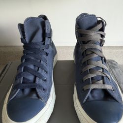 Converse high top Navy Blue Chucks  US 8.5 unisex