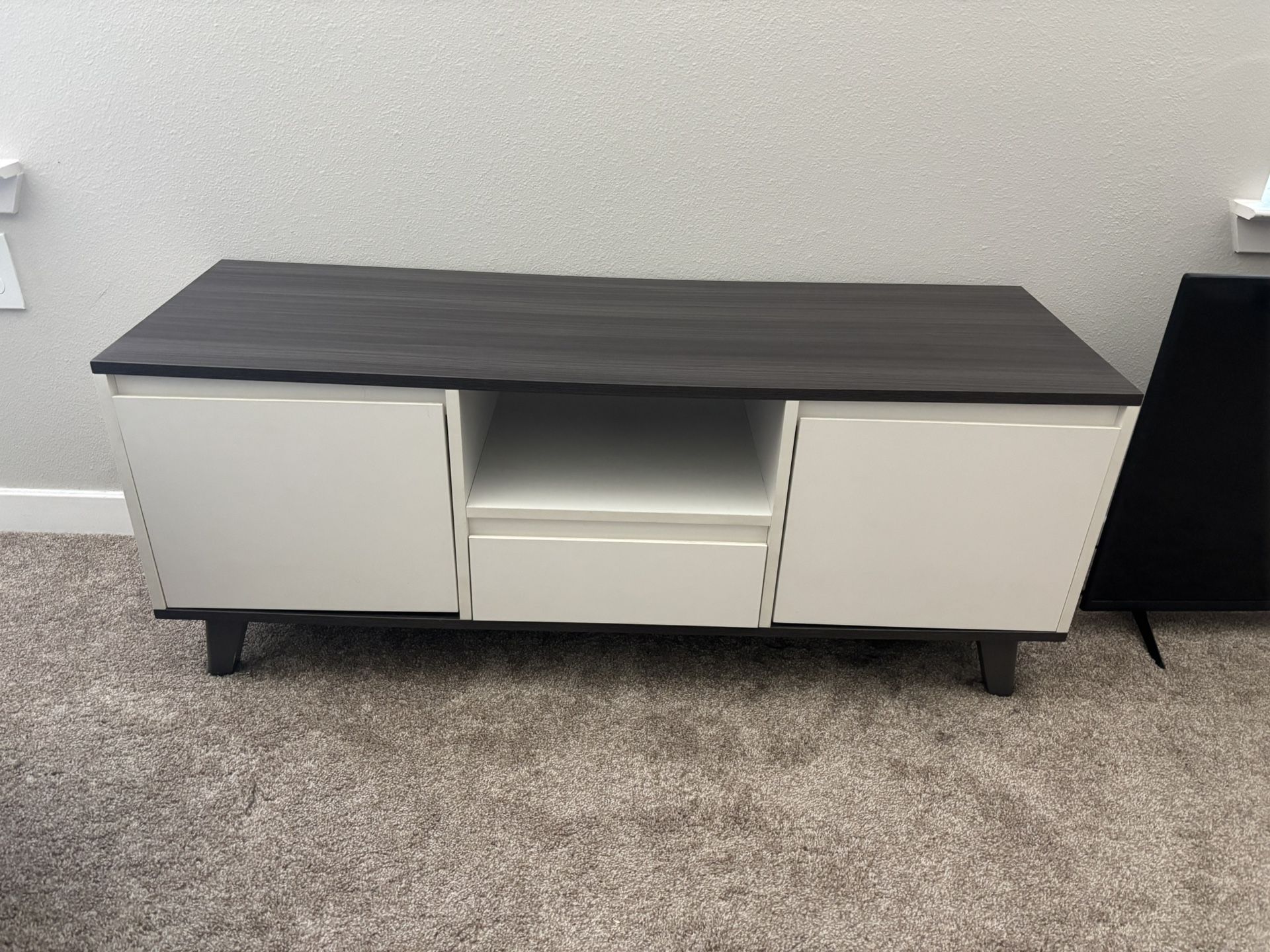 Entertainment center Low