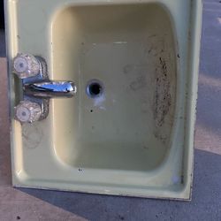 Vintage sinks and tub