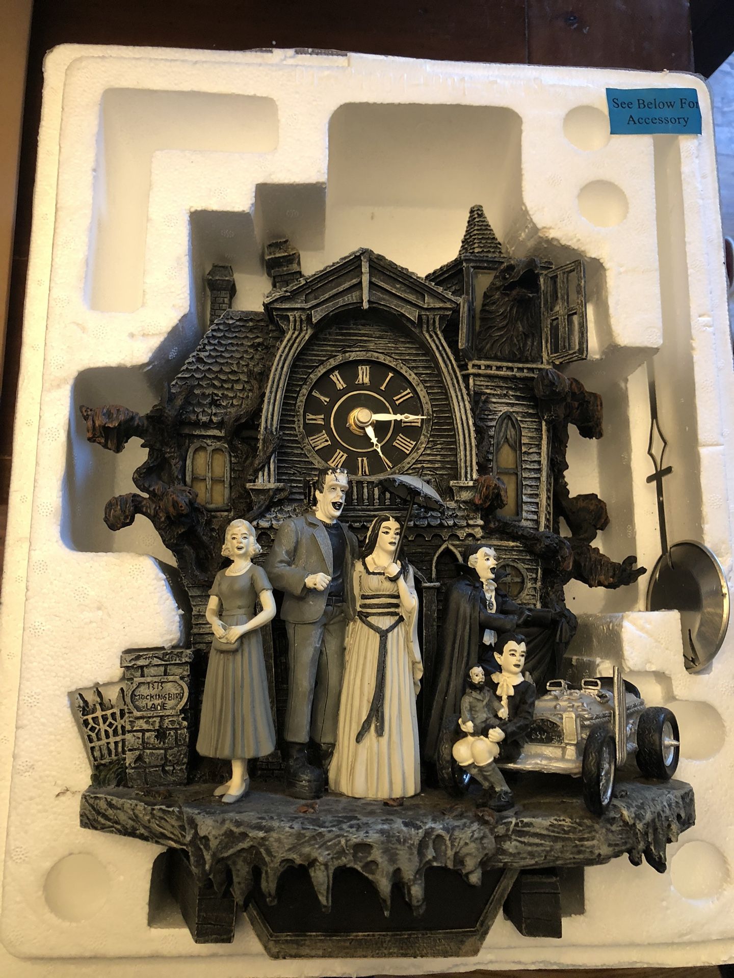 Munsters Bradford exchange Cuckoo clock Rare!