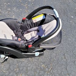 Graco SnugFit 35 Infant Car Seat