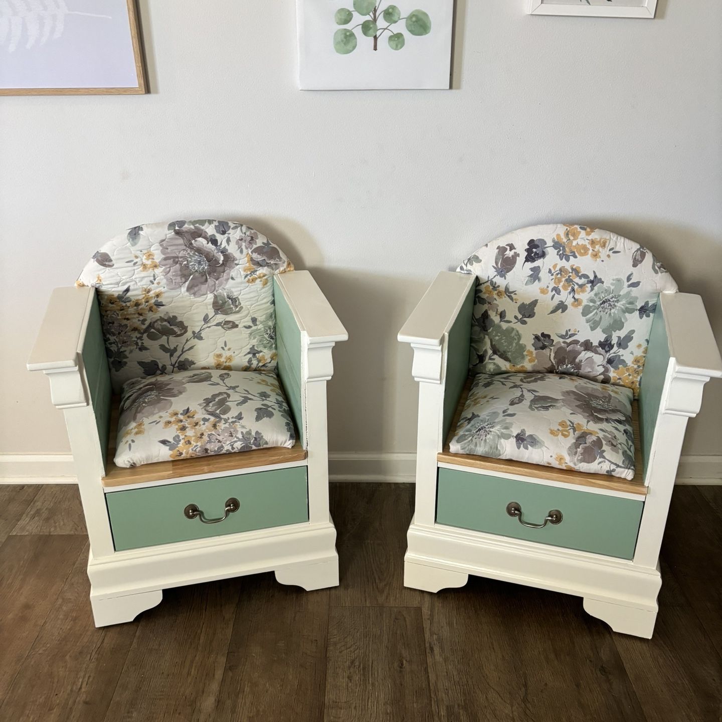 Children’s Victorian Style Reading Chairs With Storage 