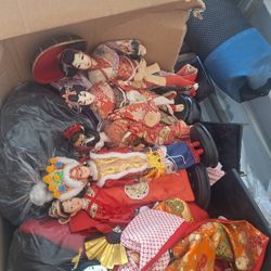 Chinese Or Japanese Dolls 