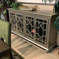 Crendeza 72” X 18” X 40”