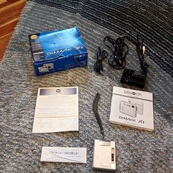 Minolta XT Dimage Digital Camera w box 1A