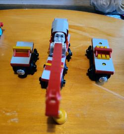Thomas & Friends Wooden Railway Train Set Pieces