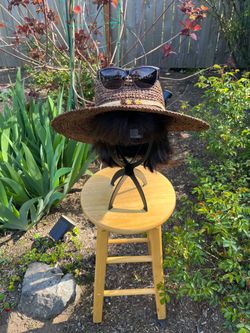 Sun Hat PETERGRIMM & Sunglasses FOSTER GRANT
