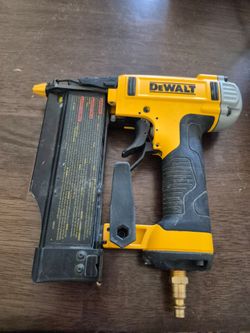DeWalt Nail Gun 5/8" - 2" range