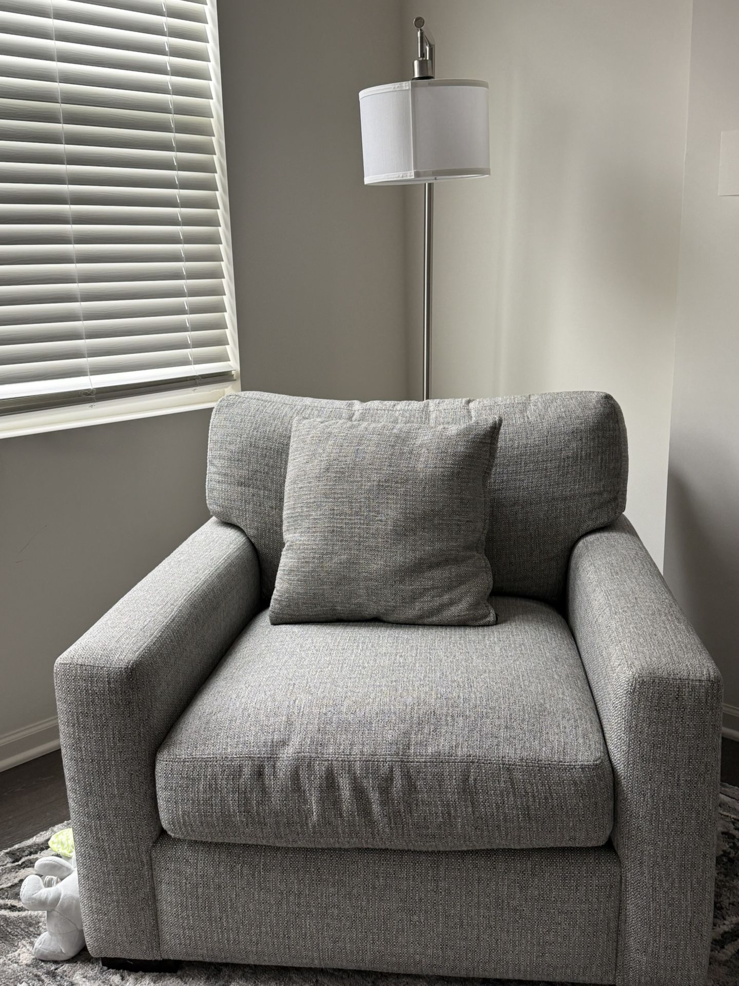 Couch and 2 oversized arm chairs excellent condition-must take full set