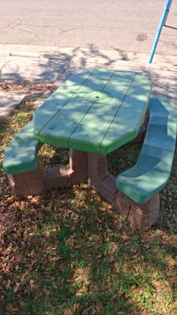 Plastic kids table