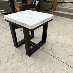 Cocktail End Table
