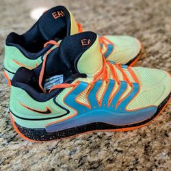 Nike KD18 "New Timeline" Size 12 Mens