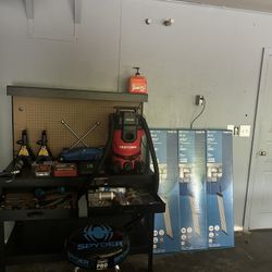 workshop/tool lot (READ DESC)