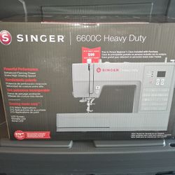 Singer Sewing Machine 6600C