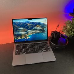 M2 MacBook Air 13”