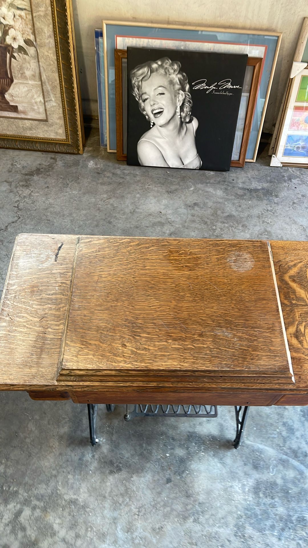 Antique Singer Seeing Table With Machine Inside