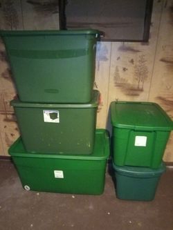 5 Green Stackable Plastic Storage Totes with Lidd