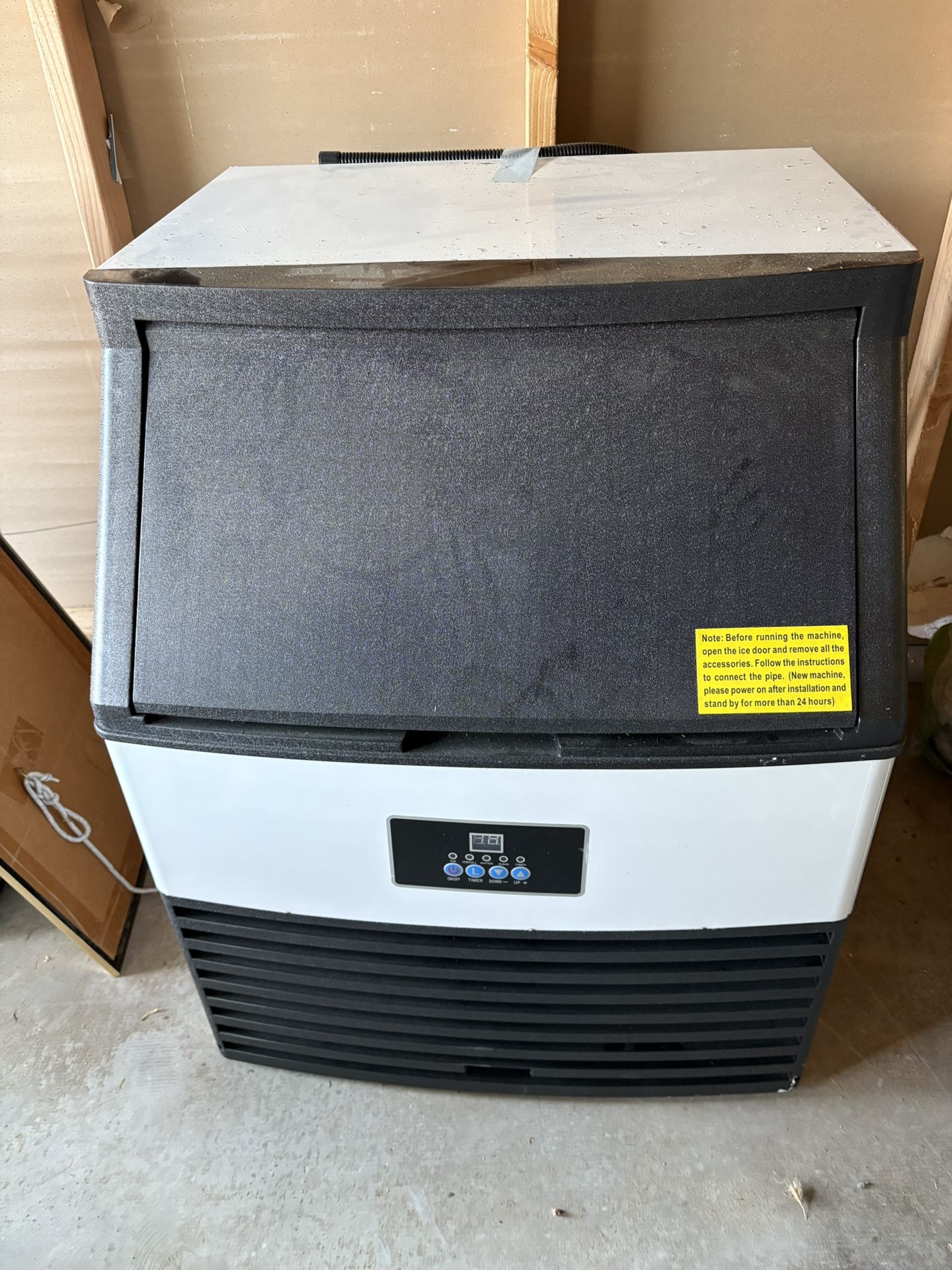 Commercial Ice Maker