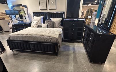 Modern Black and Chrome Bedroom Set with LED Lighting