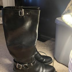 Women’s Knee High Boot Size 11