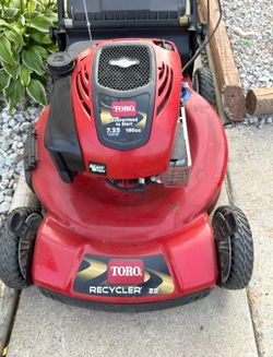 TORO RECYCLER 22” SELF PROPELLED LAWN MOWER