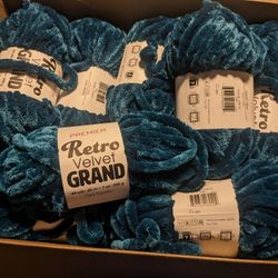 Retro Velvet Grand Teal 