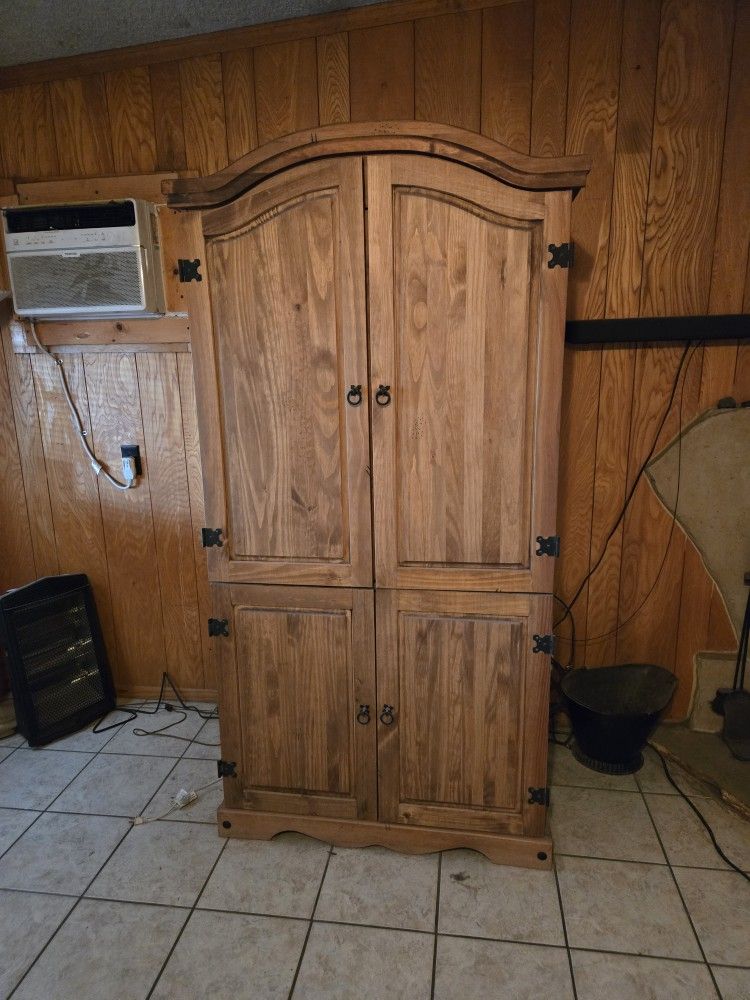Furniture(Dressers Tables Armoire Queen Bed)