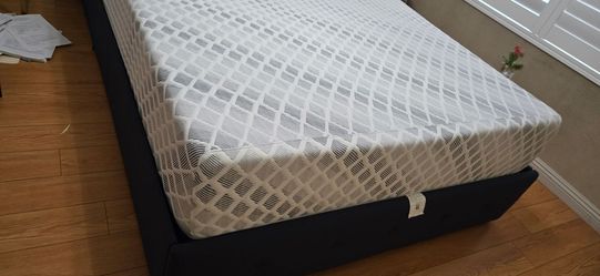 Mattress queen size NovaFoam