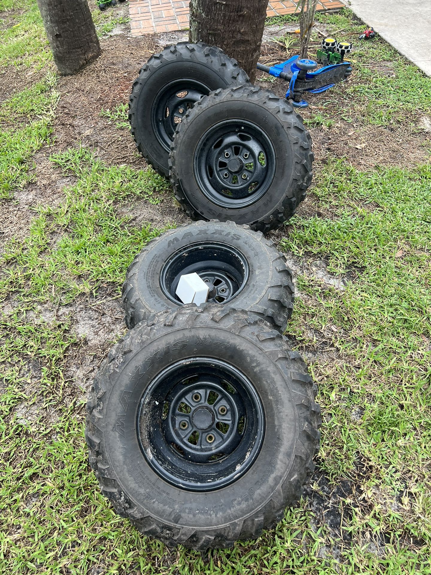 Honda Foreman 500 wheels and Maxxis Tires. Great shape 4x4 Honda Atv Wheels / Rims Tires For Sale