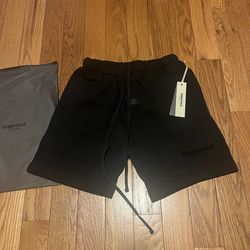 Black essential shorts XS