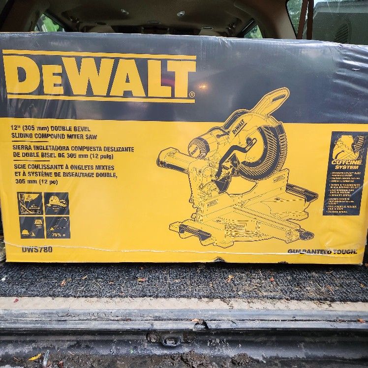 DeWalt 12" Double Bevel Sliding Compond Miter Saw