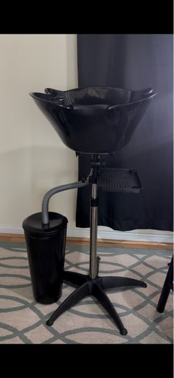 Shampoo bowl with basin