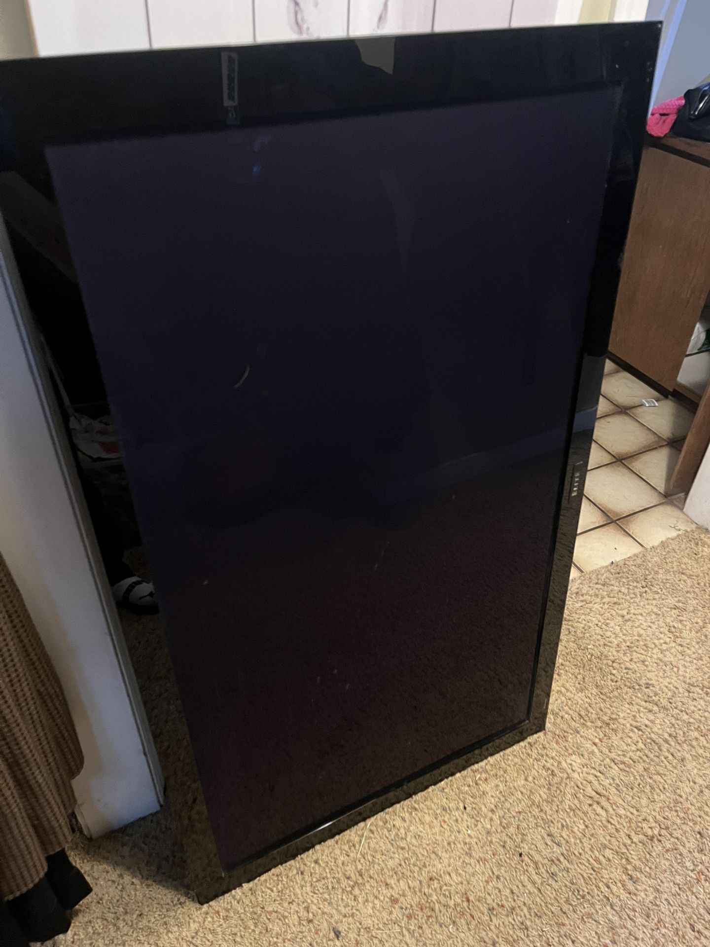 Pioneer Elite 55” TV & Bracket