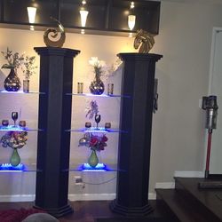 Black Entertainment Columns With Shelf And Led Light 