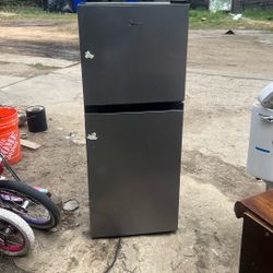 Refrigerador Pequeño $45 