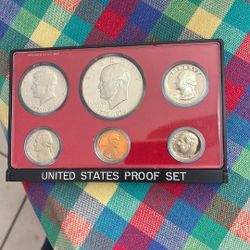 BORN IN 1976. BICENTENNIAL PROOF SET