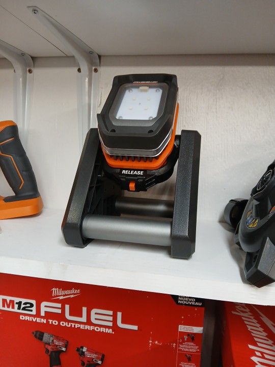 RIDGID New Luz LED 18v