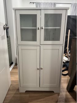 White Storage Cabinet with Glass Doors – Excellent Condition