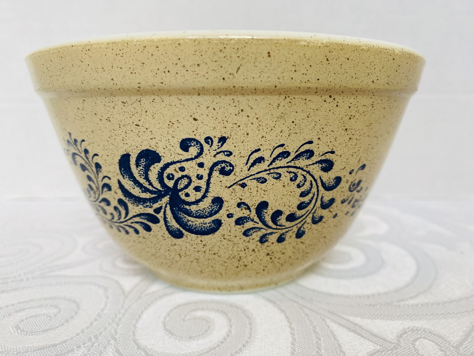 VNTG PYREX HOMESTEAD #401 BLUE ON SPECKLED TAN 750ml (3.17 CUPS) EUC