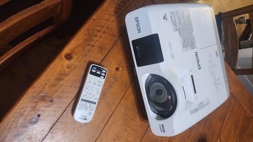 Epson Projector & Remote