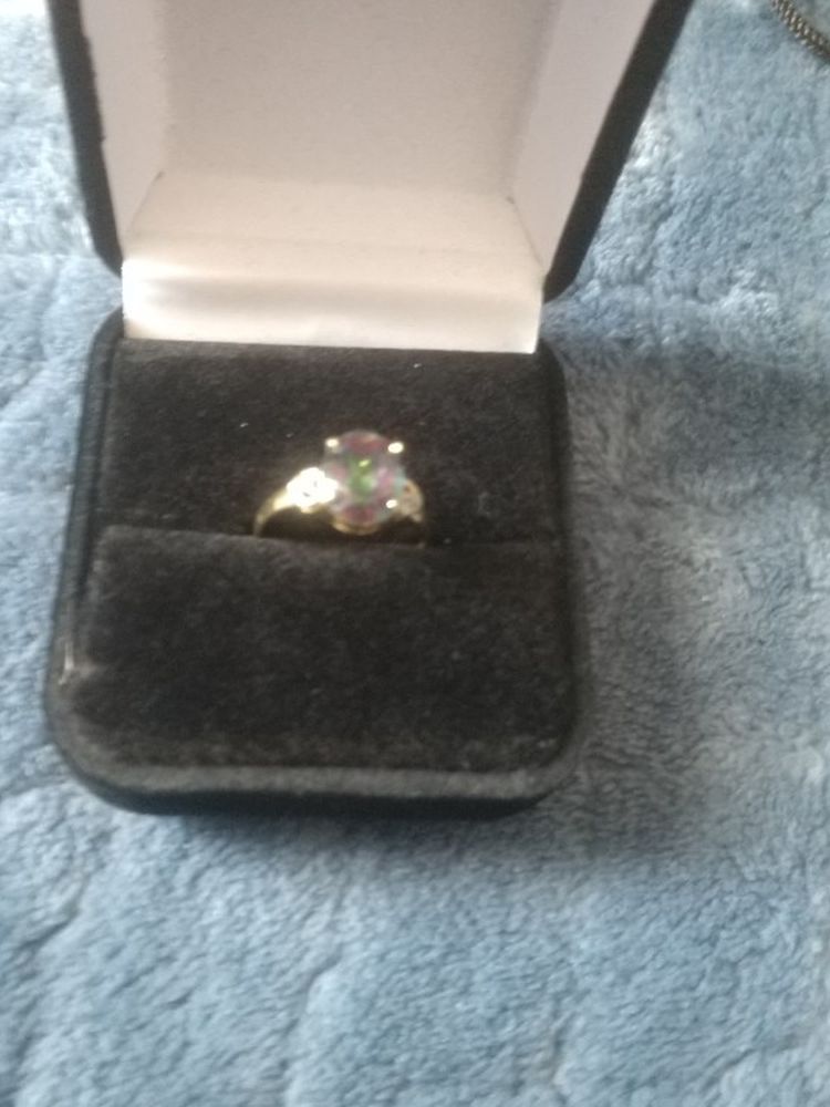 10k Yellow Gold Mystic Topaz Size 7