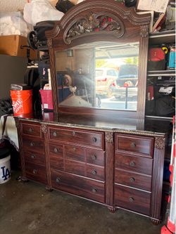 Dresser