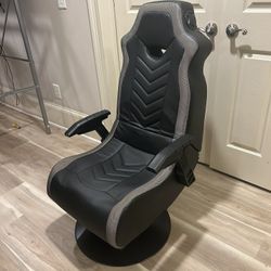 Gaming Chair w/ Armrests
