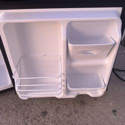 Seasons Mini Fridge 