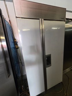 42" SUB ZERO PANEL READY BUILT IN REFRIGERATOR