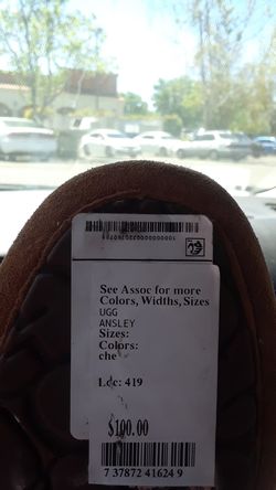 UGG ANSLEY size 6