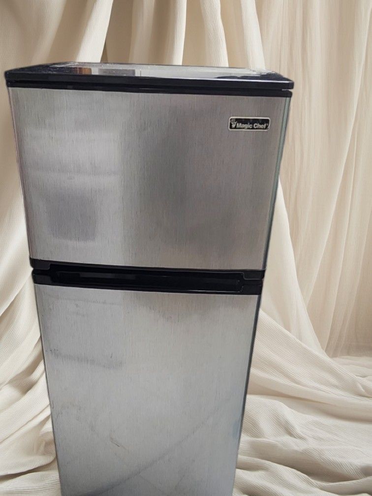 Magic Chef Mini Fridge