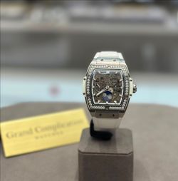Hublot

Spirit of Big Bang Titanium White Pave 42mm
