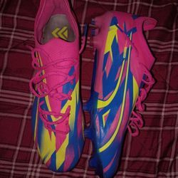 Colorful Puma Ultra Size 8.5 Men