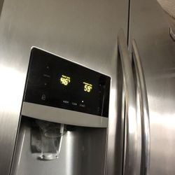 Frigidaire Refrigerator 